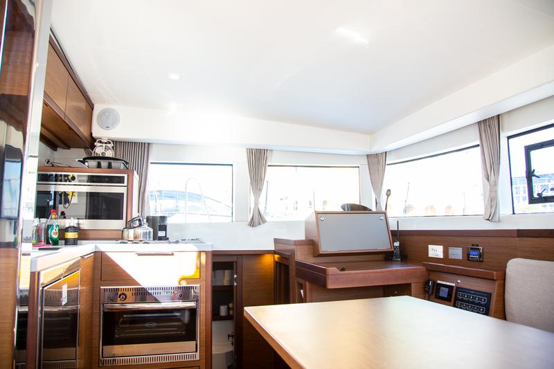 Book yachts online - catamaran - Lagoon 40 - Lea - rent
