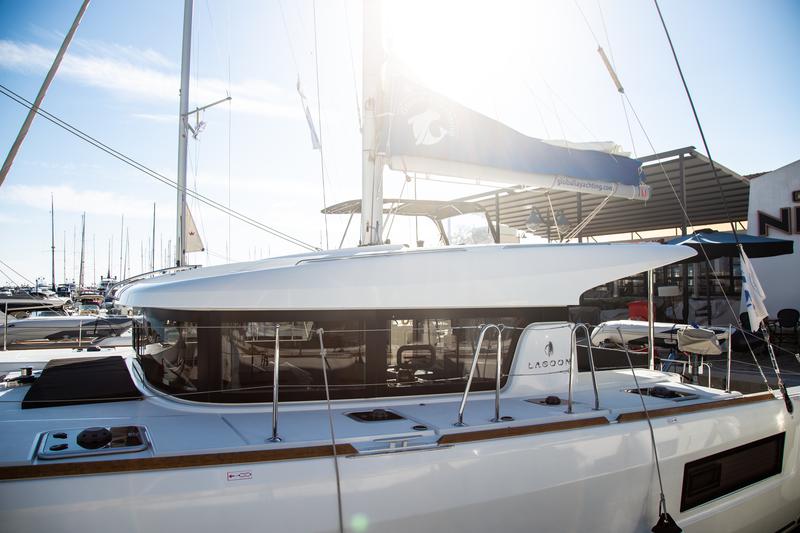 Book yachts online - catamaran - Lagoon 40-4 - Alice - rent
