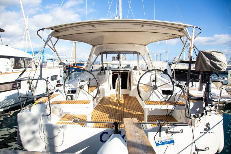Book yachts online - sailboat - Oceanis 38.1 - Cala - rent