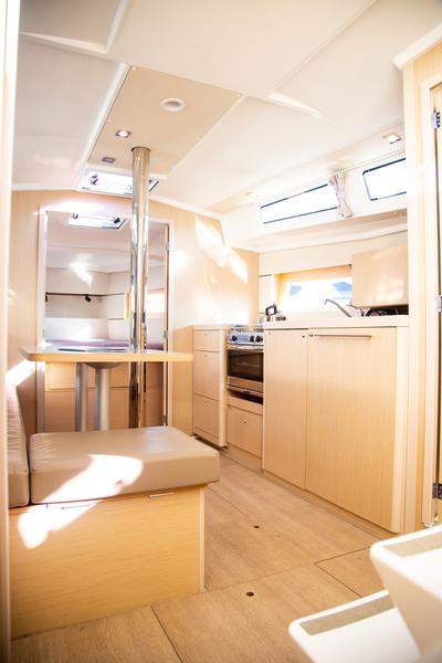 Book yachts online - sailboat - Oceanis 38.1 - Cala - rent