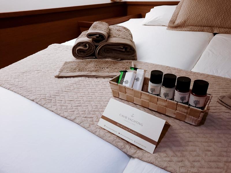 Book yachts online - catamaran - Lagoon 42b - JOY (Generator, A/C, Watermaker, Free Entertainment Pack) - rent