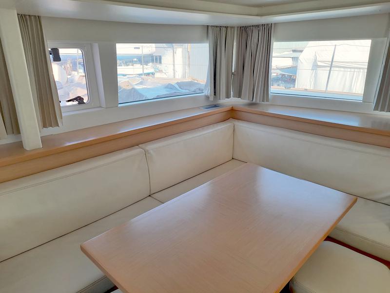 Book yachts online - catamaran - Lagoon 450  Fly - Pashà - rent