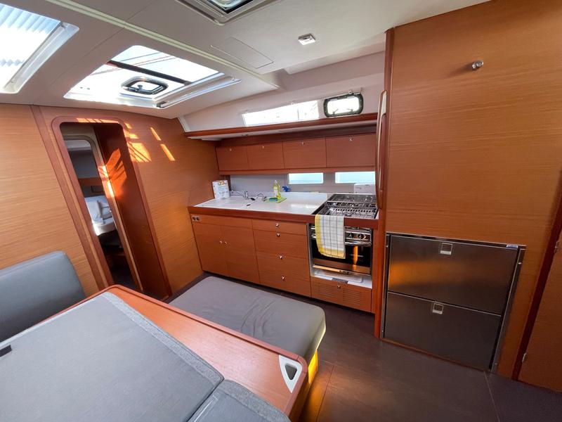 Book yachts online - sailboat - Dufour 460 - WILMA - AC and generator - rent