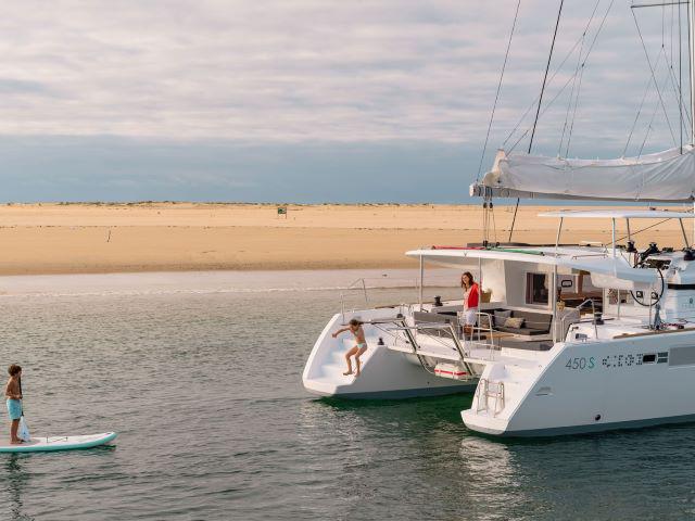 Book yachts online - catamaran - Lagoon 450 - Azzurra - rent