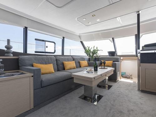 Book yachts online - powercatamaran - MY44 - Island Runner - rent