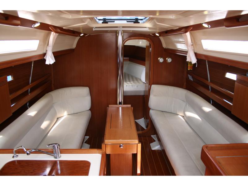 Book yachts online - sailboat - Dufour 34 - Nefeli - rent