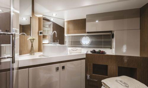 Book yachts online - motorboat - Cranchi T43 Eco Trawler - G&amp;K2 - rent