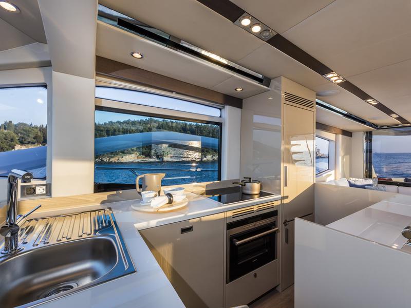 Book yachts online - motorboat - Numarine 62 - Journey - rent