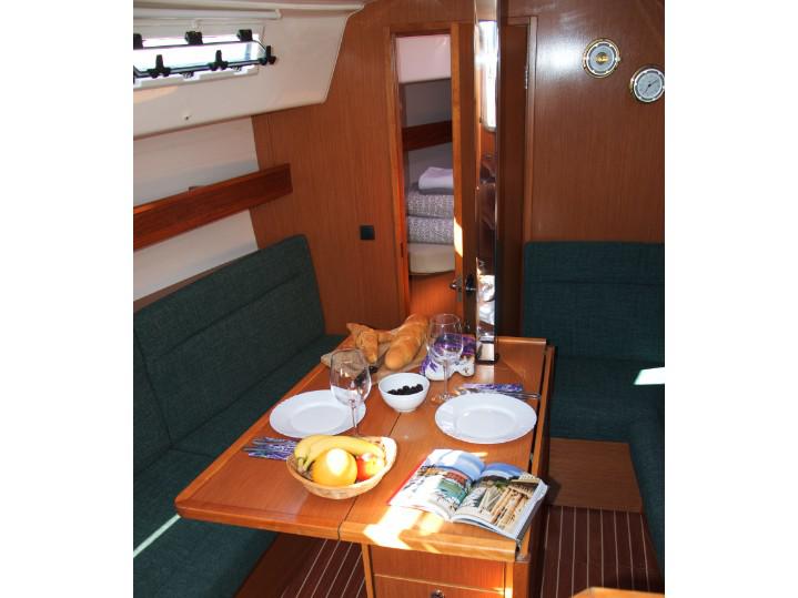 Book yachts online - sailboat - Bavaria Cruiser 32 - Cessar - rent