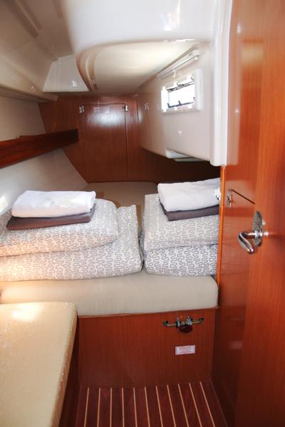 Book yachts online - sailboat - Bavaria Cruiser 32 - Cessar - rent