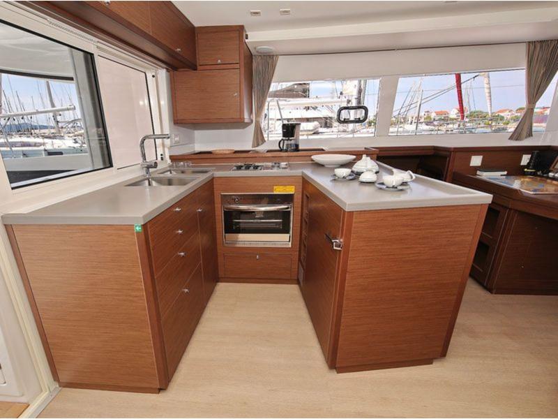 Book yachts online - catamaran - Lagoon 450 Sport - I Love Anna - rent