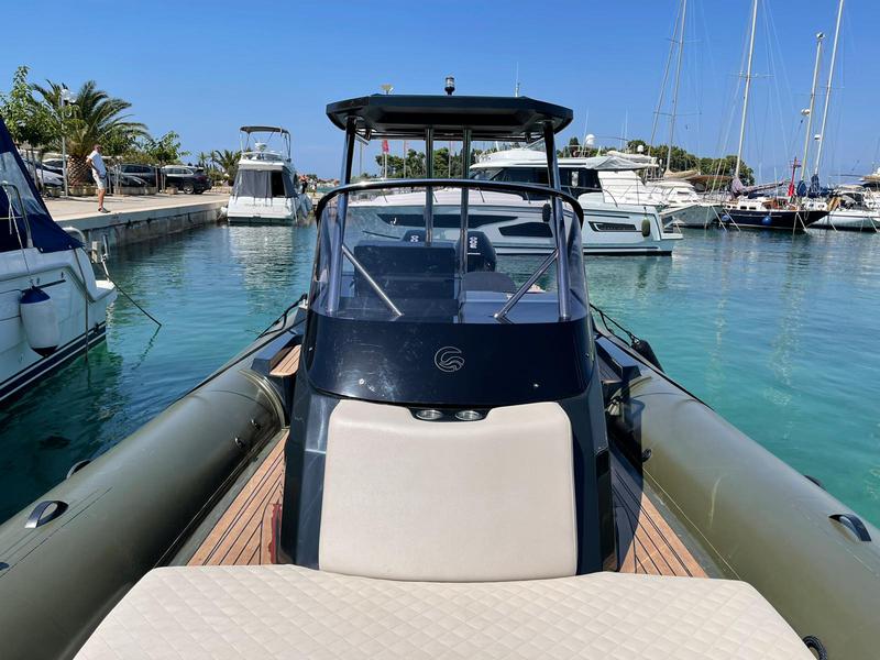 Book yachts online - motorboat - Tempest 1000 Open - CAPELLI (TEMPEST 1000 OPEN + MERCURY 2x300 ) - rent
