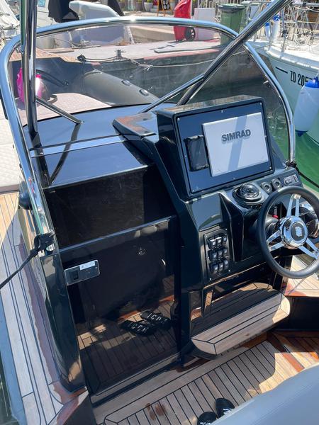 Book yachts online - motorboat - Tempest 1000 Open - CAPELLI (TEMPEST 1000 OPEN + MERCURY 2x300 ) - rent