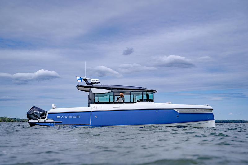 Book yachts online - motorboat - Saxdor 320 GTC (2x300) - SAXDOR (320 GTC + MERCURY 2x300) - rent