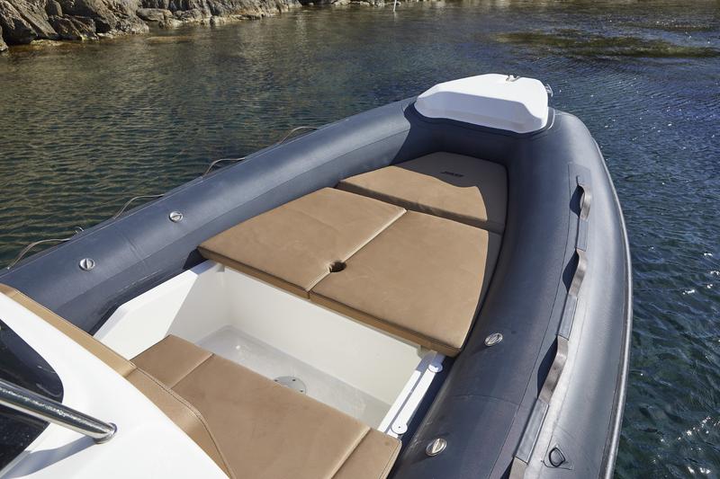 Book yachts online - motorboat - Tempest 650 Coaster - TEMPEST 650 COASTER - rent