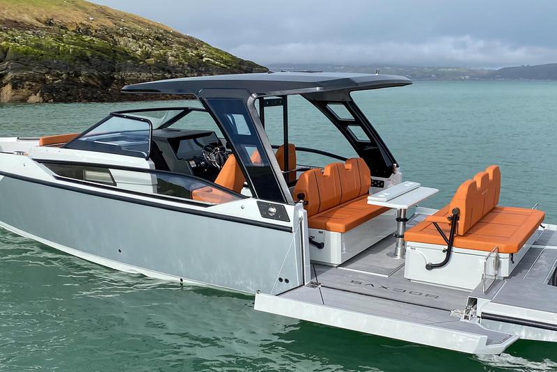 Book yachts online - motorboat - Saxdor 320 GTO - SAXDOR 320 GTO + MERCURY 300 - rent