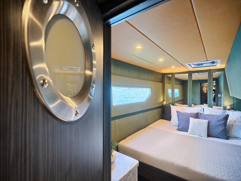 Book yachts online - catamaran - Luna 49 - BLUE - rent