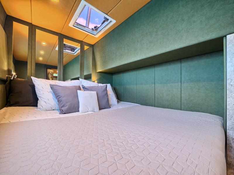 Book yachts online - catamaran - Luna 49 - BLUE - rent