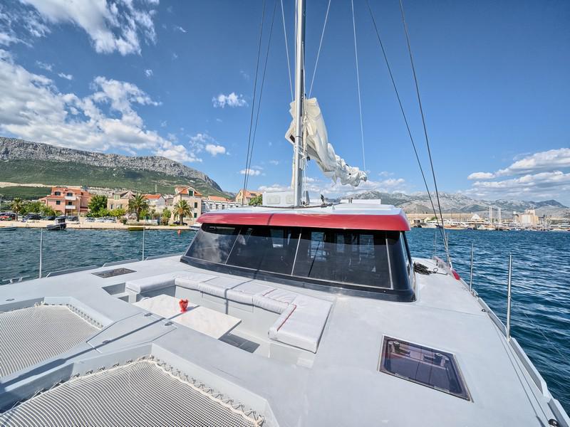 Book yachts online - catamaran - Luna 49 - BLUE - rent