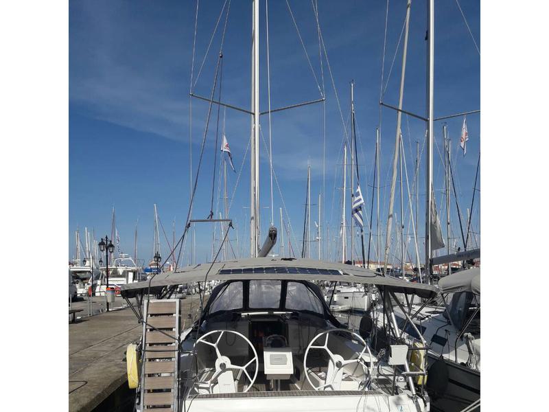 Book yachts online - sailboat - Bavaria Cruiser 41 - Ioli - rent