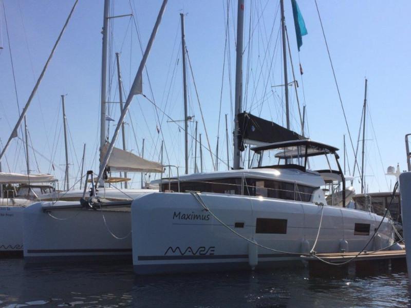 Book yachts online - catamaran - Lagoon 42 (4+2 cab) - Maximus - rent