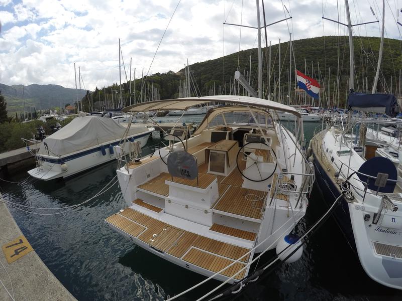 Book yachts online - sailboat - Dufour 512 Grand Large - Luce - rent