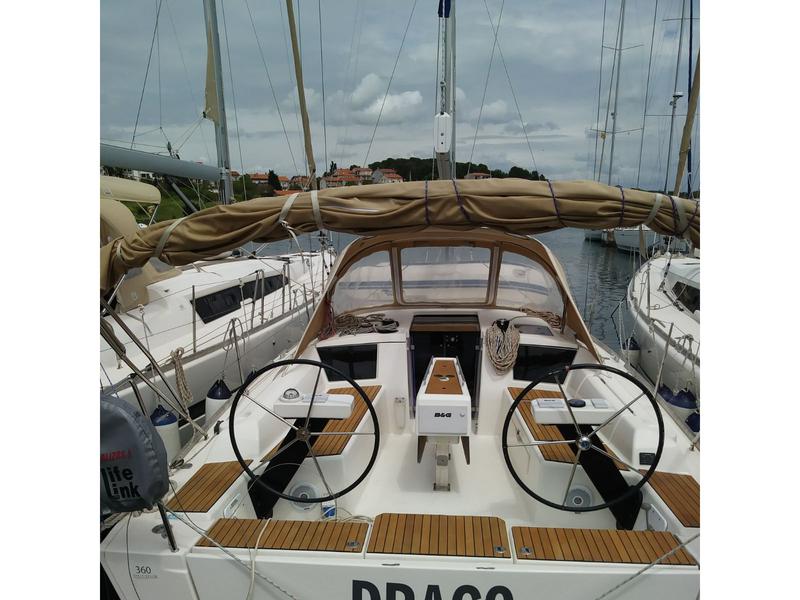 Book yachts online - sailboat - Dufour 360 Grand Large - Draco - rent