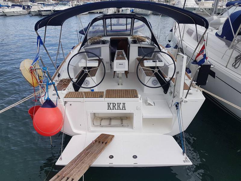 Book yachts online - sailboat - Dufour 360 Grand Large - Krka - rent