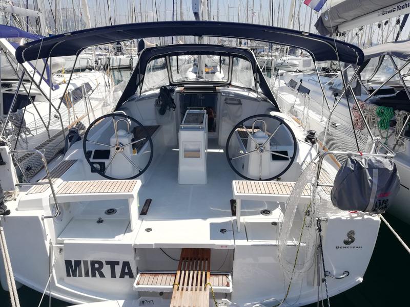Book yachts online - sailboat - Oceanis 38.1 - Mirta - rent