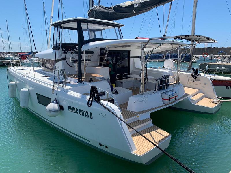 Book yachts online - catamaran - Lagoon 42 - Vasco - rent