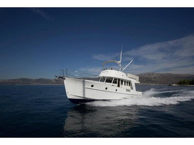 Book yachts online - motorboat - Swift Trawler 42 - Skitnica - rent