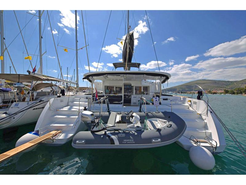 Book yachts online - catamaran - Lagoon 450 Fly - REGGAE POINT  - rent