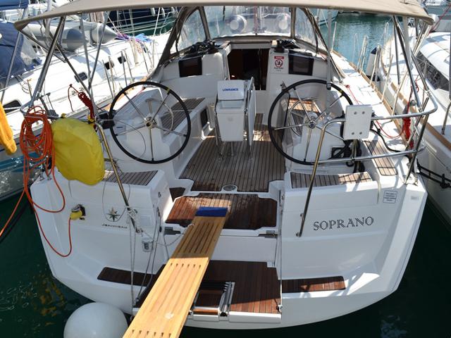 Book yachts online - sailboat - Sun Odyssey 379 - Soprano - rent