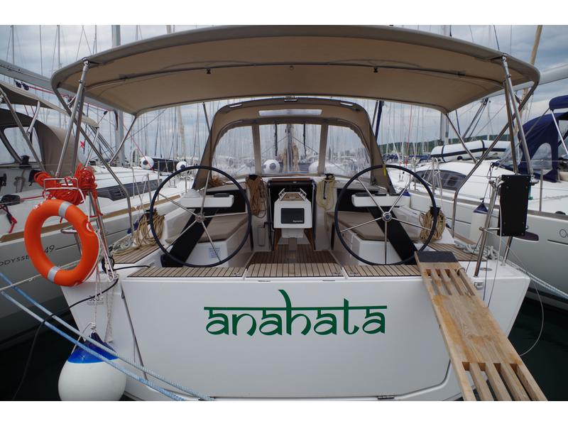 Book yachts online - sailboat - Dufour 360 GL - Anahata - rent
