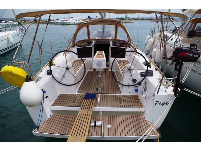 Book yachts online - sailboat - Dufour 350 GL - Pape - rent