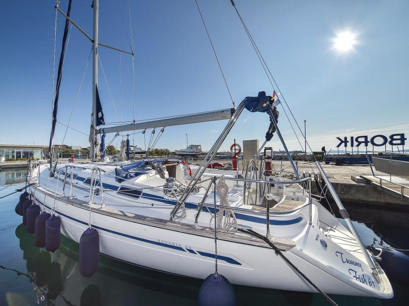Book yachts online - sailboat - Bavaria 44 - Tummy fish - rent