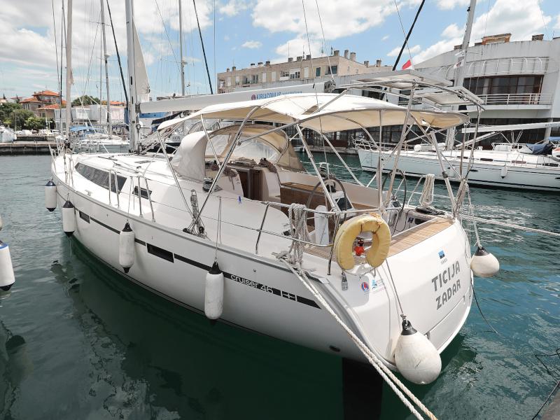 Book yachts online - sailboat - Bavaria Cruiser 46 - TICIJA - rent