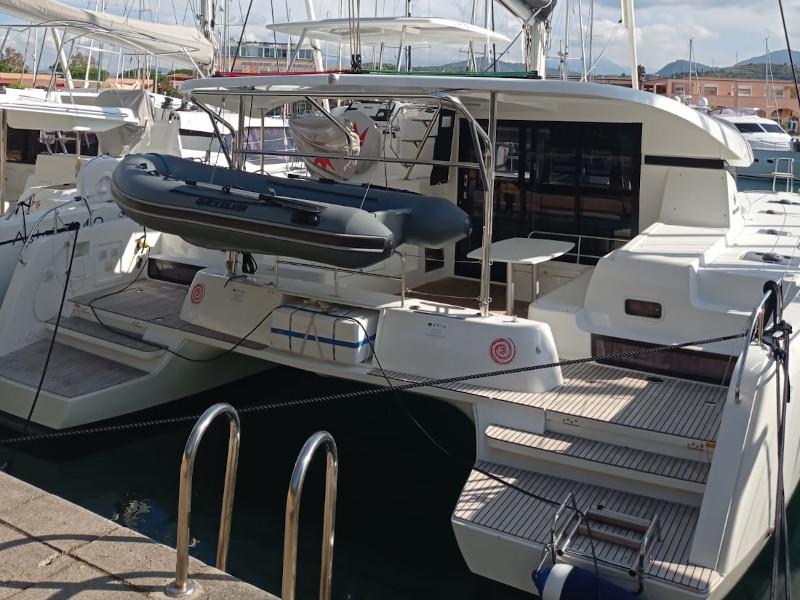 Book yachts online - catamaran - Lagoon 42 (4+2)  A/C - WM- Gen - Lux - rent