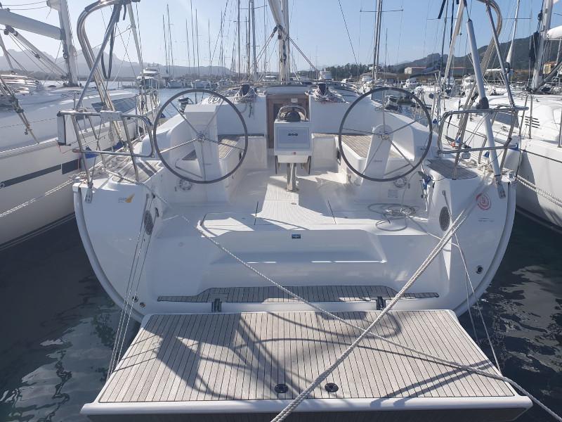 Book yachts online - sailboat - Bavaria Cruiser 46 - Spectre - rent