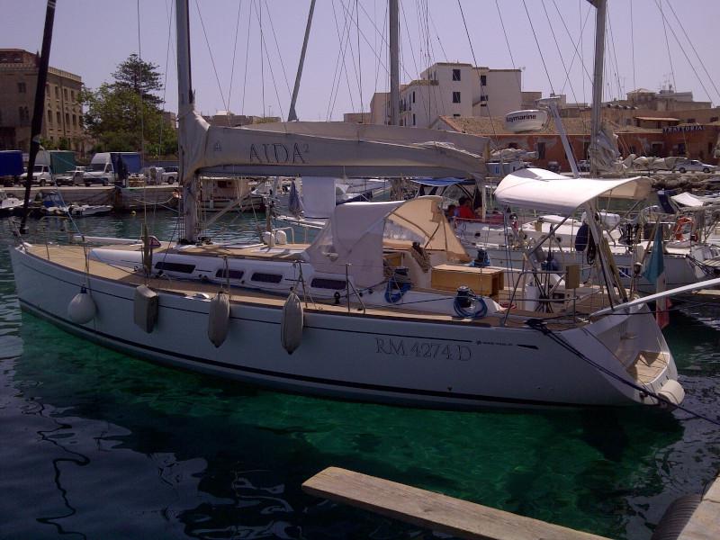 Book yachts online - sailboat - Grand Soleil 45-8 - Aida 2 - rent