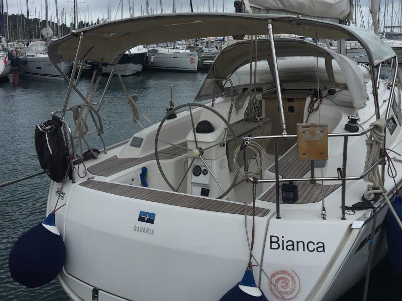 Book yachts online - sailboat - Bavaria 33 Cruiser - Bianca - rent