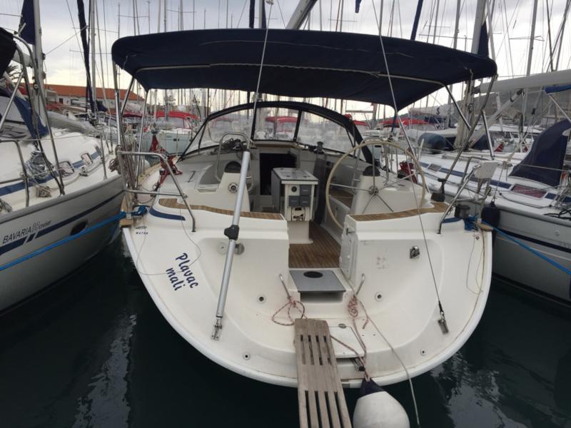 Book yachts online - sailboat - Bavaria 44 - Plavac mali - rent