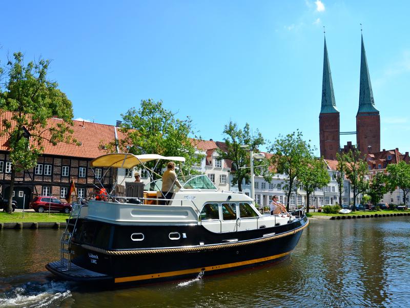 Book yachts online - motorboat - Linssen Grand Sturdy 380 AC - Missis Stördi - rent