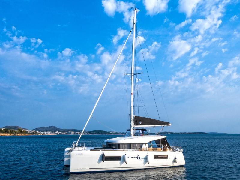 Book yachts online - catamaran - Lagoon 40 - Il Vento - rent