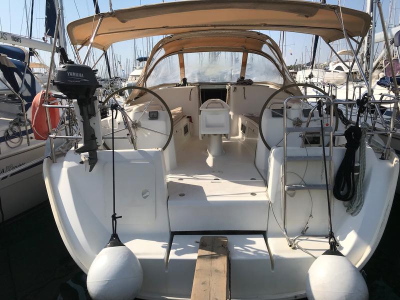 Book yachts online - sailboat - Cyclades 43.4 - Estera - rent