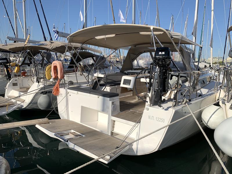 Book yachts online - sailboat - Dufour 390 Grand Large - Barracuda - rent