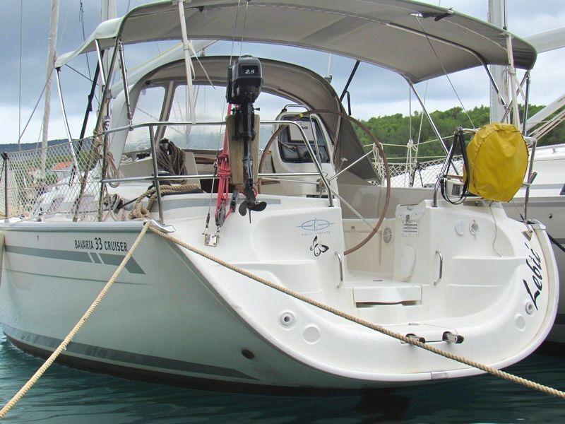 Book yachts online - sailboat - Bavaria 33 Cruiser - Lebić (GPS in cockpit, solar panels) - rent
