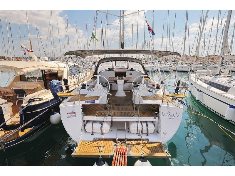 Book yachts online - sailboat - Elan 494 Impression - Luna VI  - rent