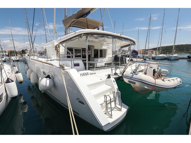 Book yachts online - catamaran - Lagoon 450 - Paula &amp; Hana - rent