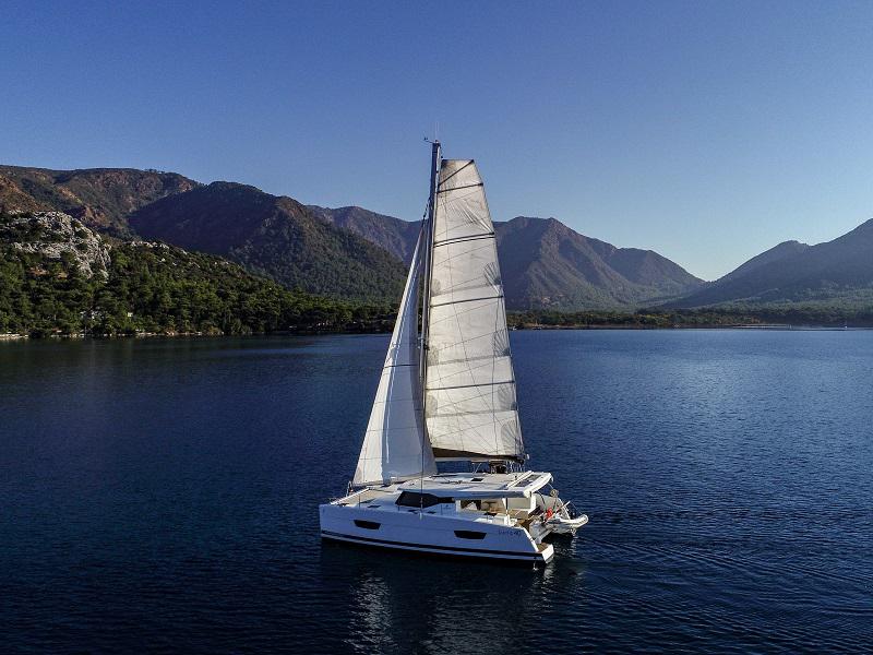 Book yachts online - catamaran - Lucia 40 - Amber - rent